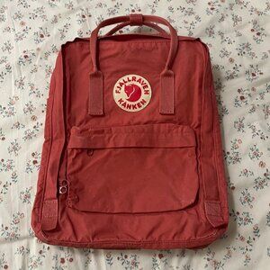 Fjallraven classic Kanken backpack, Rowan red, One Size